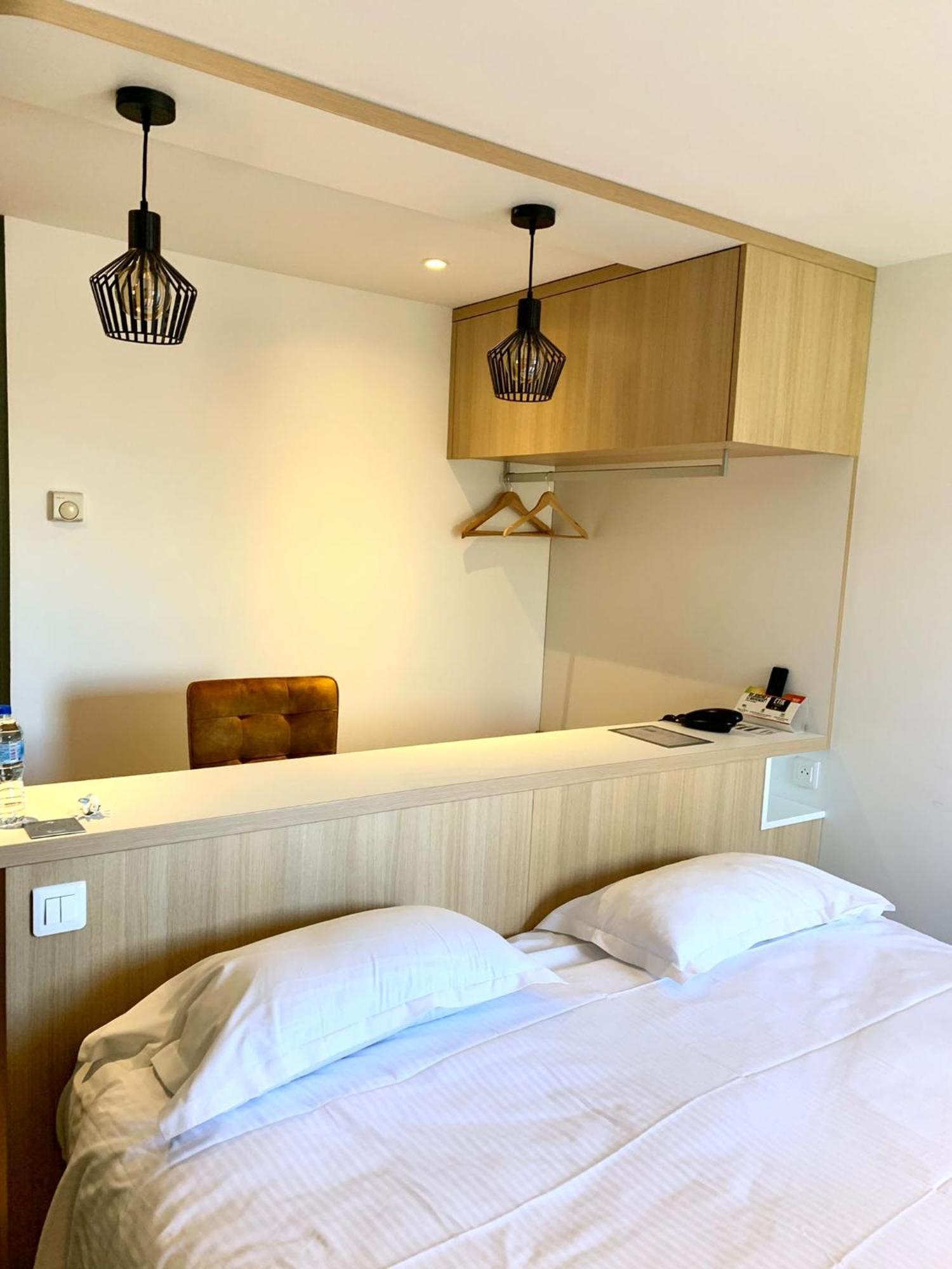 Logis Domaine Du Moulin Cavier Hotel Avrille  Ngoại thất bức ảnh