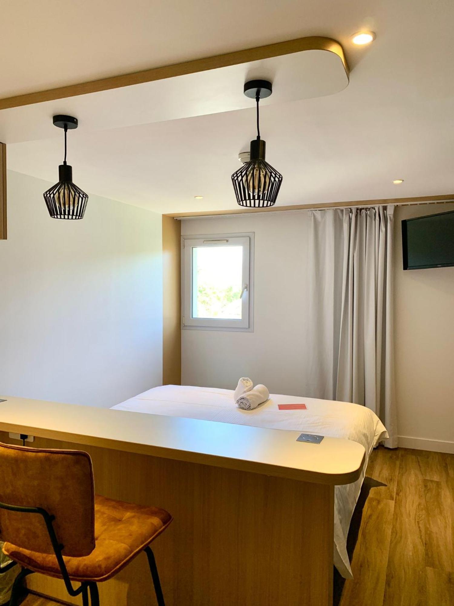 Logis Domaine Du Moulin Cavier Hotel Avrille  Ngoại thất bức ảnh