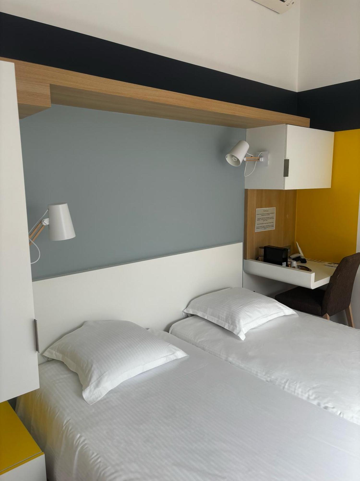 Logis Domaine Du Moulin Cavier Hotel Avrille  Ngoại thất bức ảnh