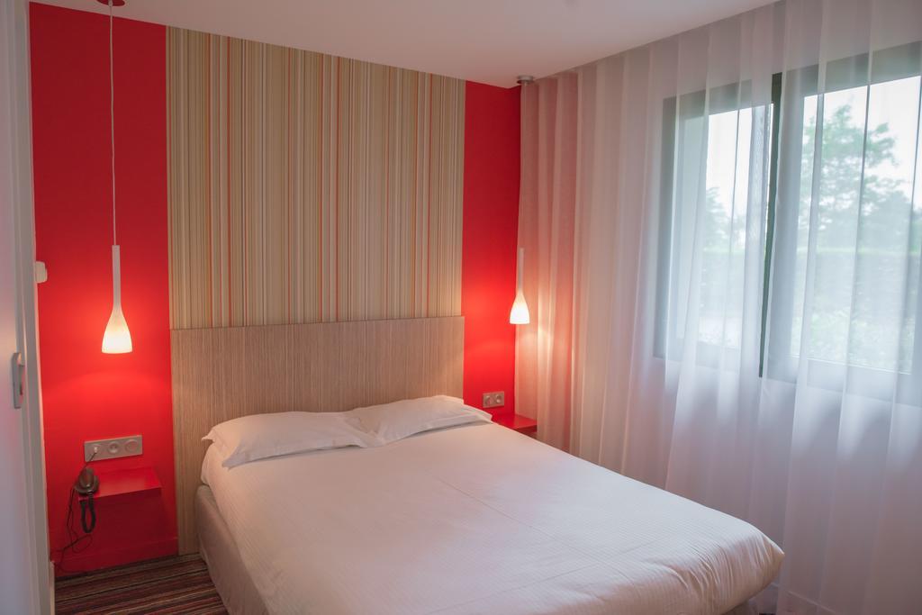 Logis Domaine Du Moulin Cavier Hotel Avrille  Ngoại thất bức ảnh